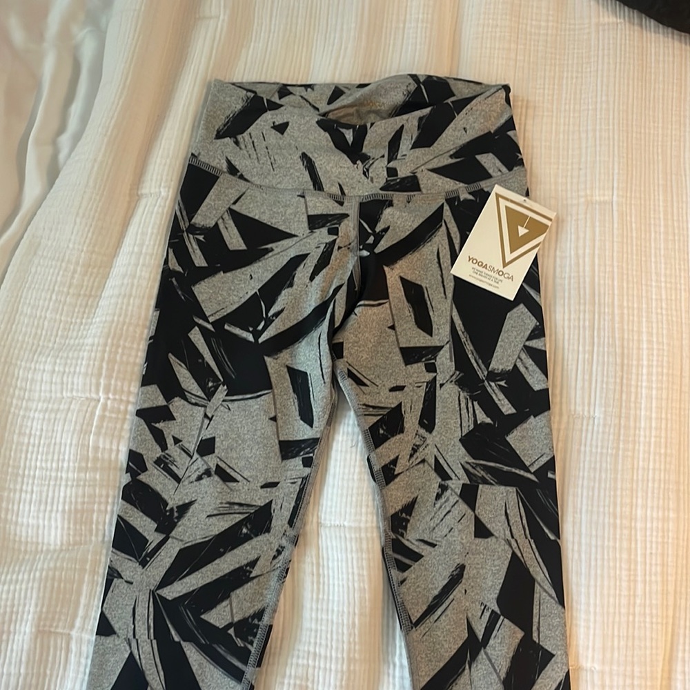 New with tags yogasmoga pants cropped
